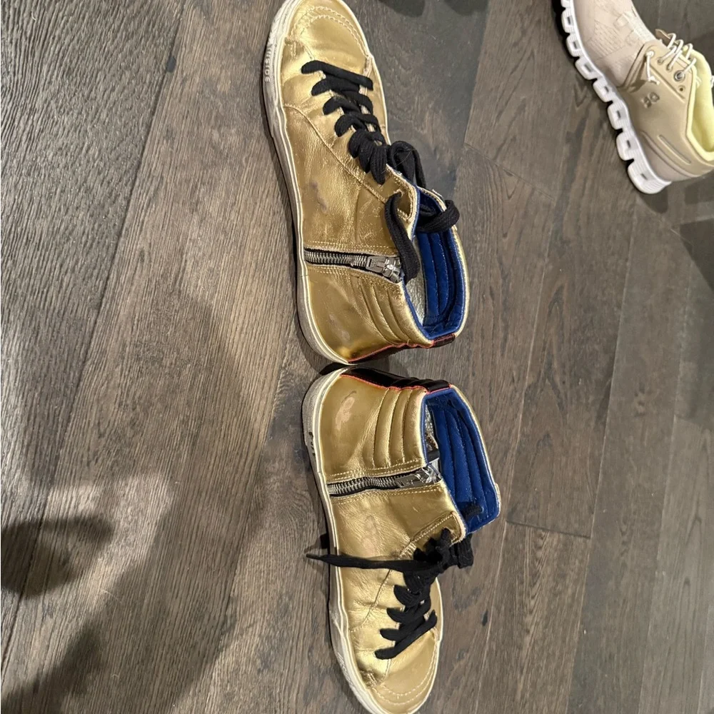 Golden Goose Gold High-Top Sneakers with Black Laces - Picture 2 of 6